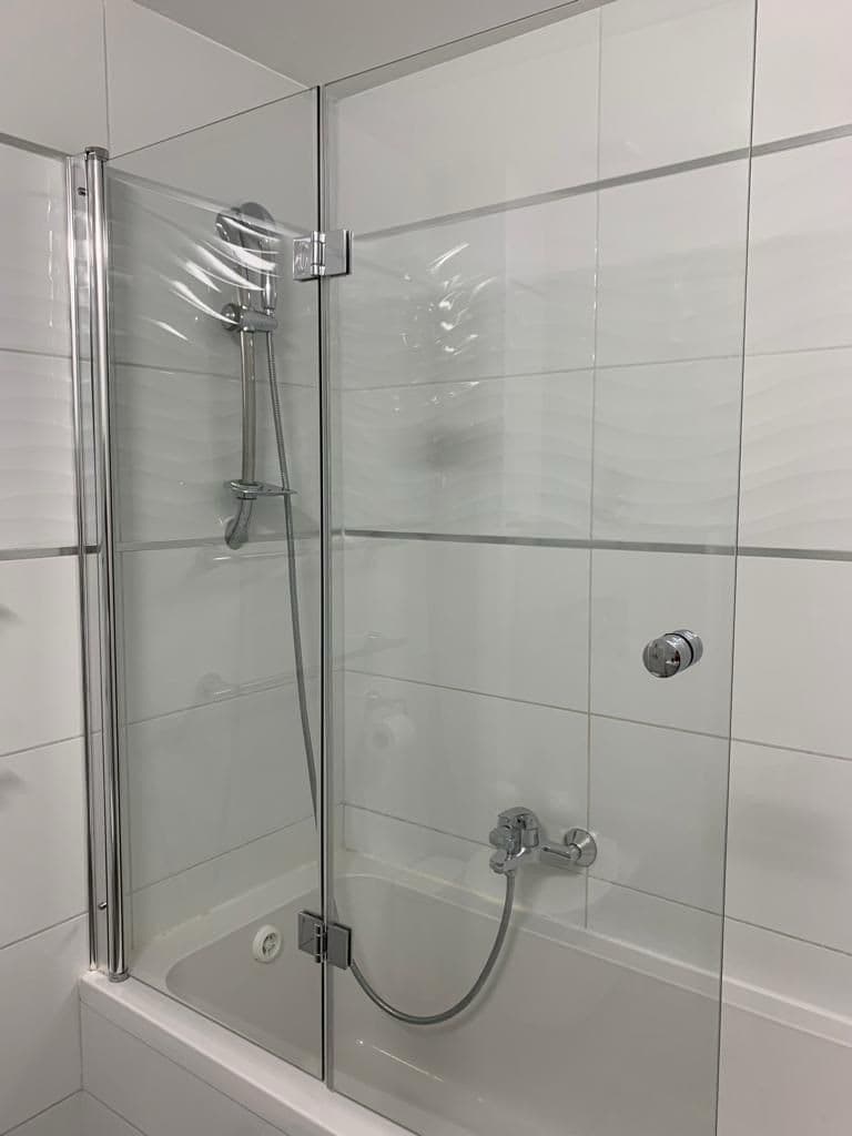 דירת גן עם בריכה פרטית 2 חדרי שינה וסלון — תמונה 4